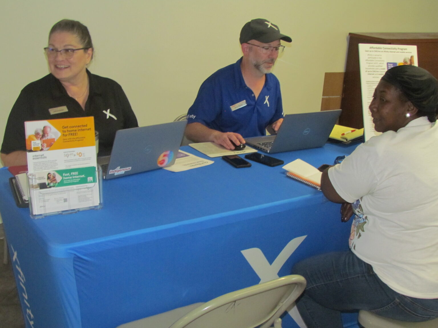 Digital adoption event at Flint Housing Commission apartment complex to help